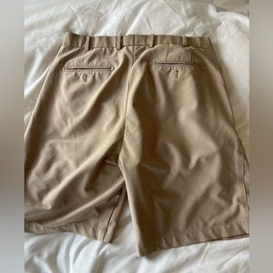 Peter Millar Wicking Golf Shorts Khaki Flat Front Men’s Size 33